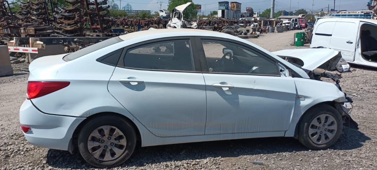  Hyundai ACCENT 2012    EN DESARME